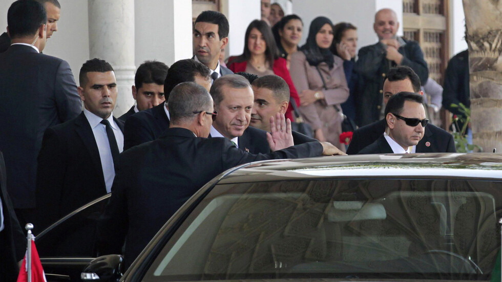 أردوغان يقوم بـ