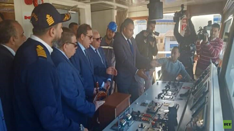 وزير البترول المصري يدشن ناقلتين بحريتين جديدتين لتموين السفن (صور)