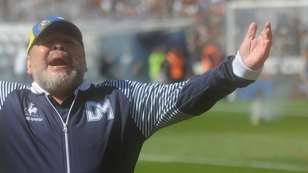 بالصور..عرش مارادونا معروض للبيع