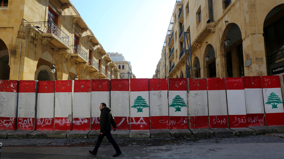 وسائل إعلام لبنانية: تدافع بين الجيش والمحتجين في محيط البرلمان وسط بيروت