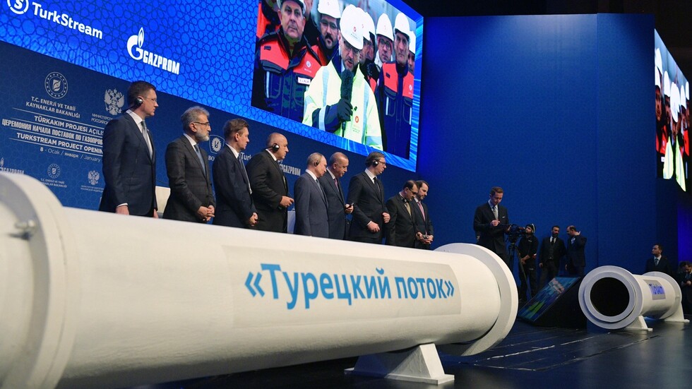 روسيا تضخ أول مليار متر مكعب من الغاز إلى تركيا عبر 