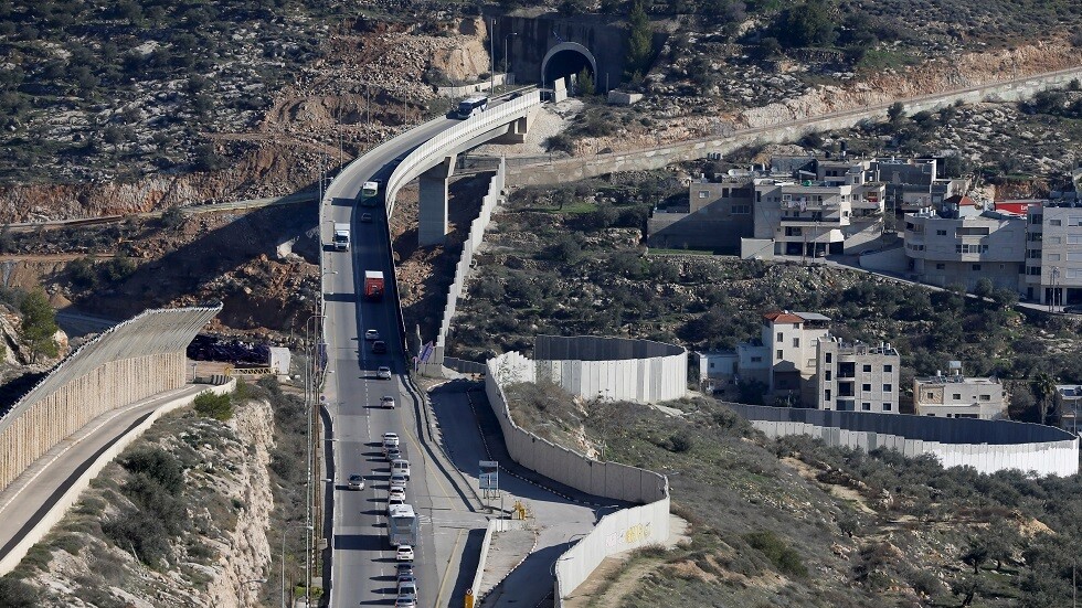 الفلسطينيون بقوا خارج هلالي "صفقة القرن"