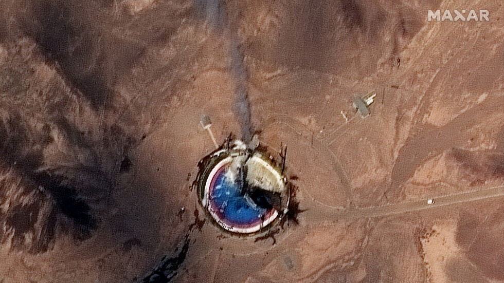 إيران تعلن انتهاء استعداداتها لإطلاق القمر الصناعي 