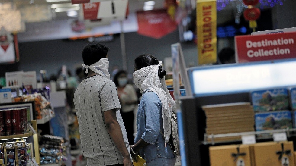 الصين.. حمالات الصدر تعوض الفاقد في كمامات الحماية من كورونا (صور)