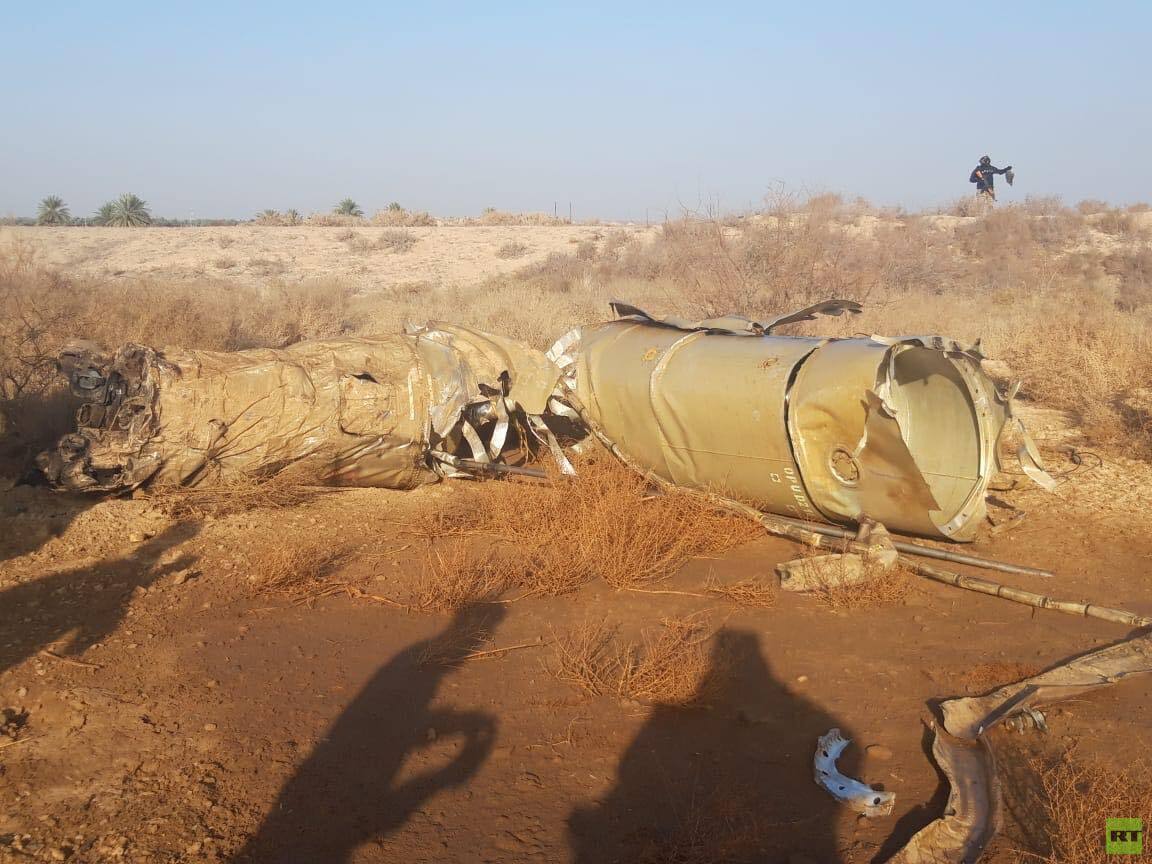 أجزاء من الصواريخ الإيرانية التي سقطت غربي العراق (صور)