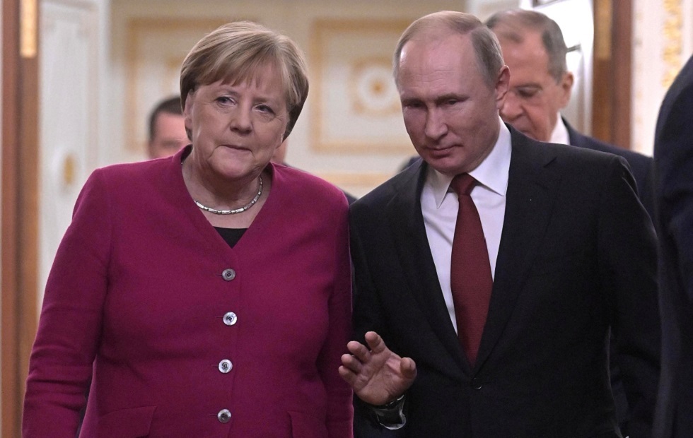 الكرملين: بوتين وميركل يبحثان مؤتمر برلين حول ليبيا
