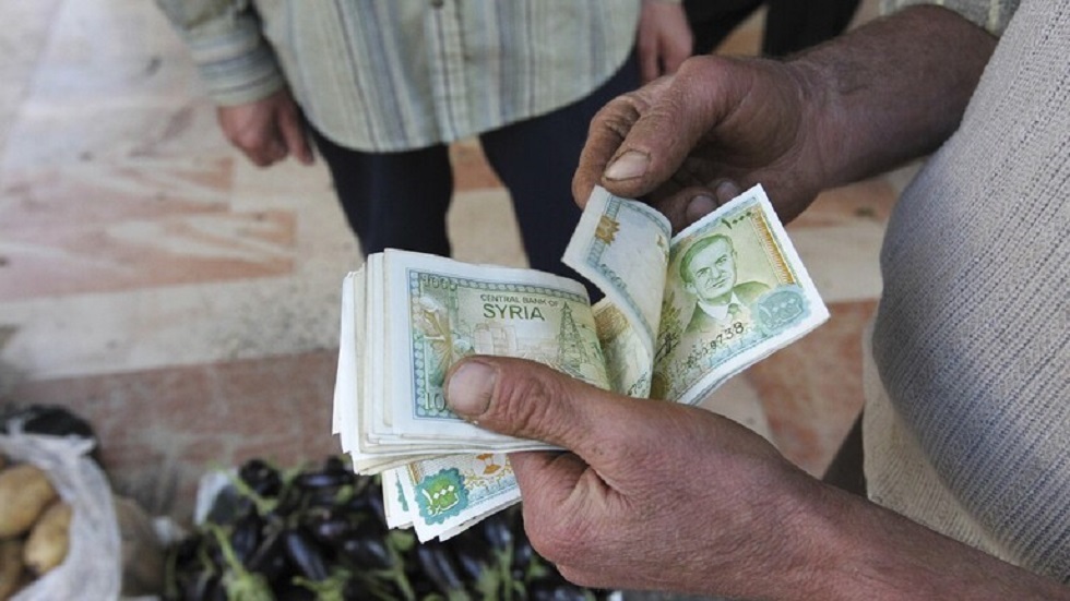 الداخلية السورية تحذر من تداول غير العملة المحلية
