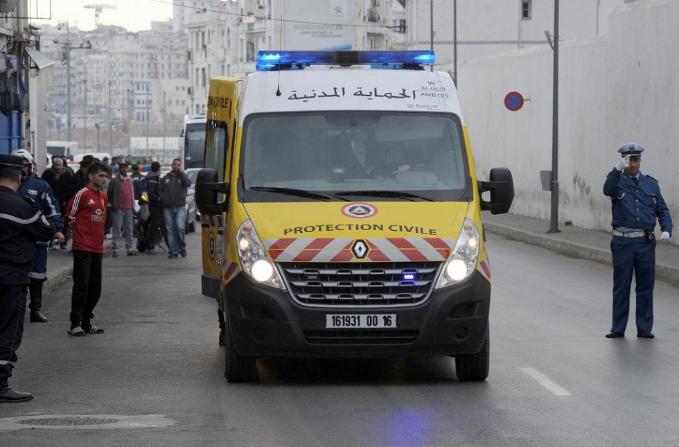 مقتل 12 شخصا في حادث سير بالجزائر (صور)