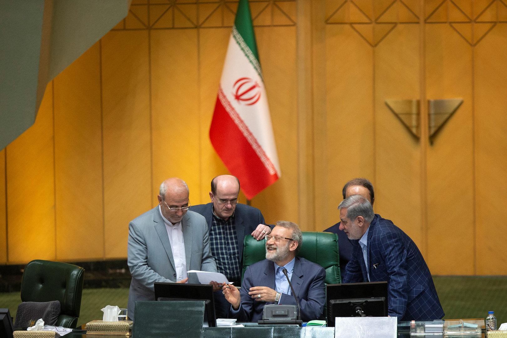 إيران تهدد بمراجعة تعاونها مع الوكالة الدولية للطاقة الذرية ردا على الضغط الأوروبي