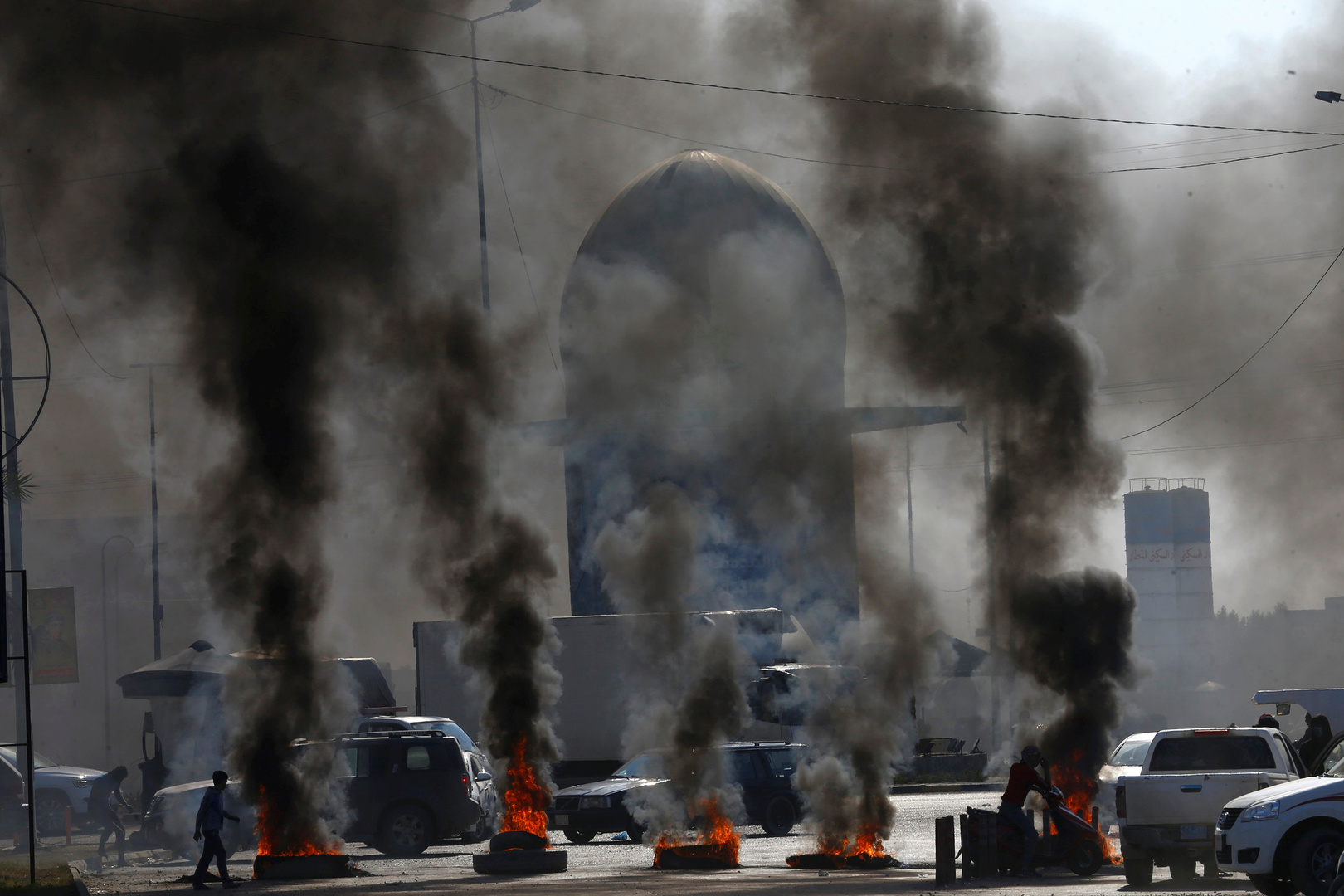 مصدر لـ RT: مقتل متظاهر في بغداد خلال صدامات مع القوات الأمنية