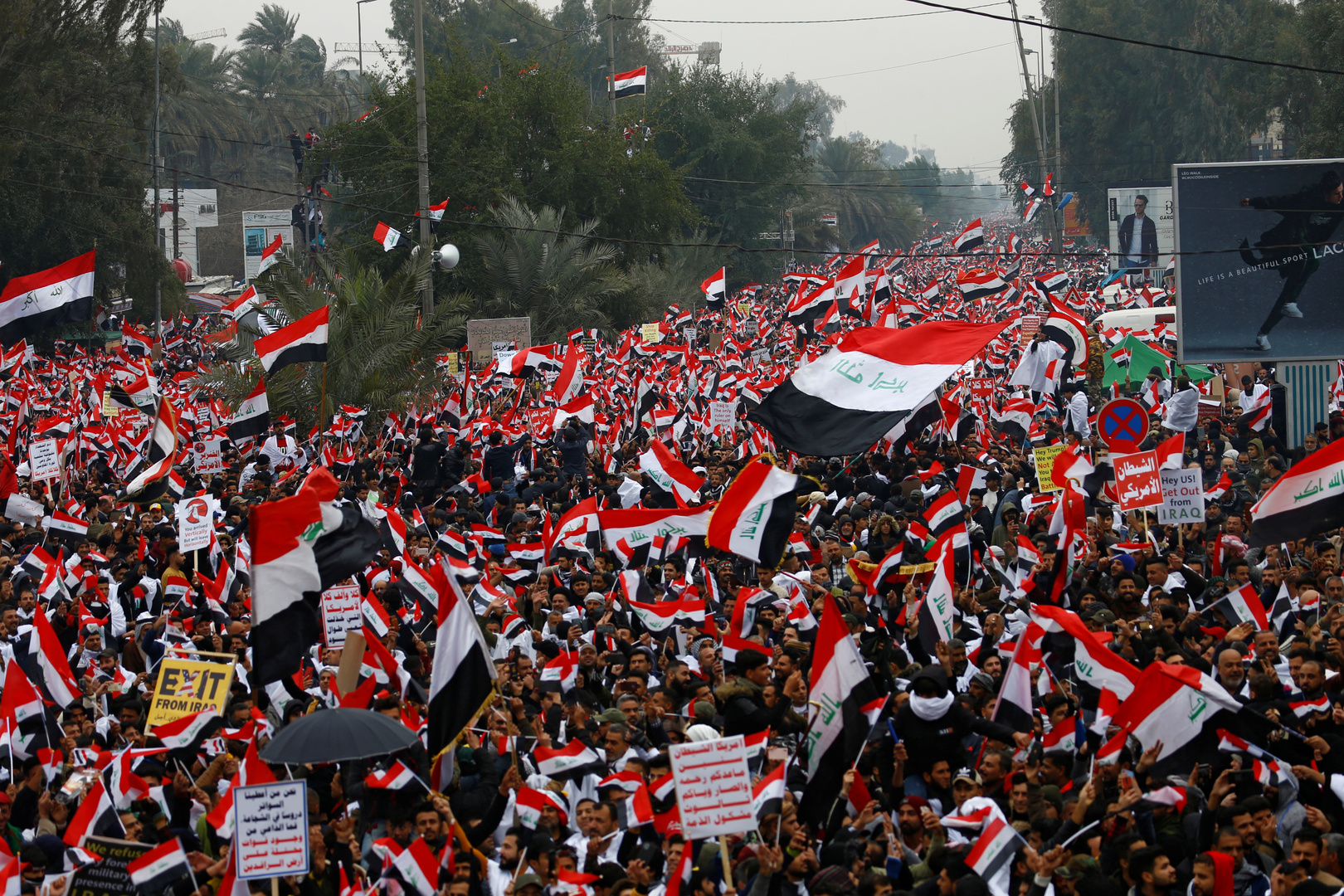 مقتل 4 متظاهرين بعد تجدد الاشتباكات ببغداد