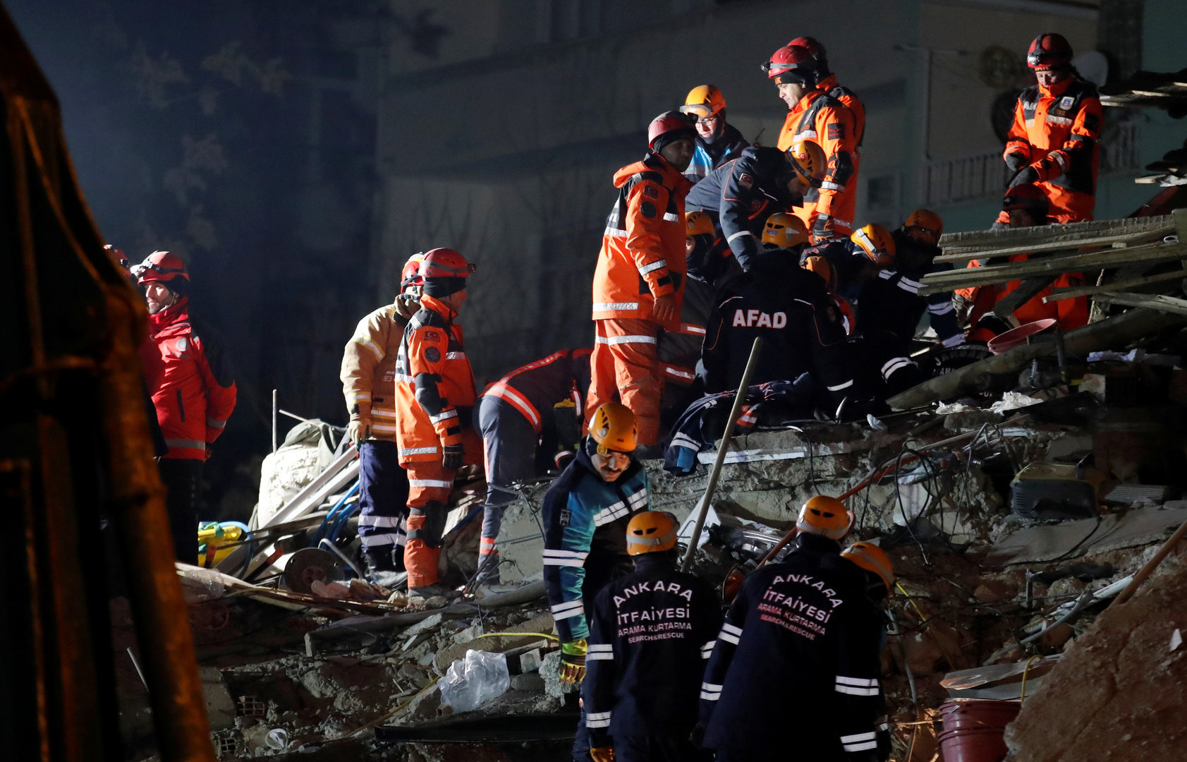 ارتفاع عدد قتلى زلزال تركيا إلى 31 شخصا