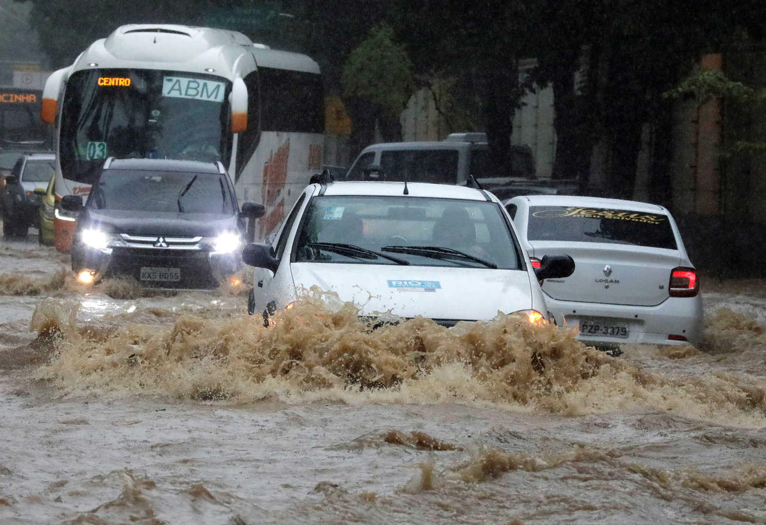 ارتفاع حصيلة ضحايا فيضانات البرازيل إلى  30 قتيلا وفقدان 17 آخرين