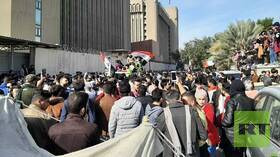 العراق.. المئات من طلبة الجامعات يعتصمون في بغداد (صور)