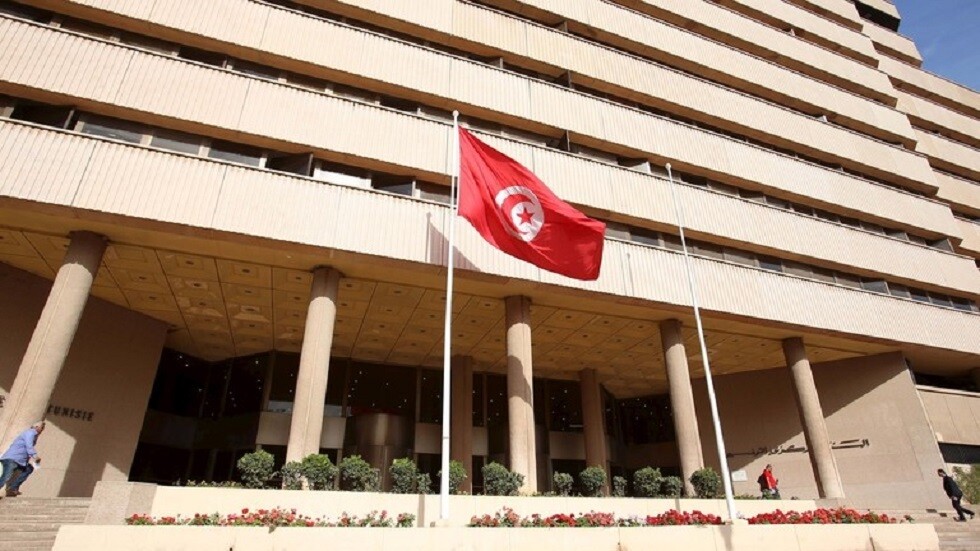 الحكومة التونسية تقترض 455 مليون يورو من بنوك وطنية