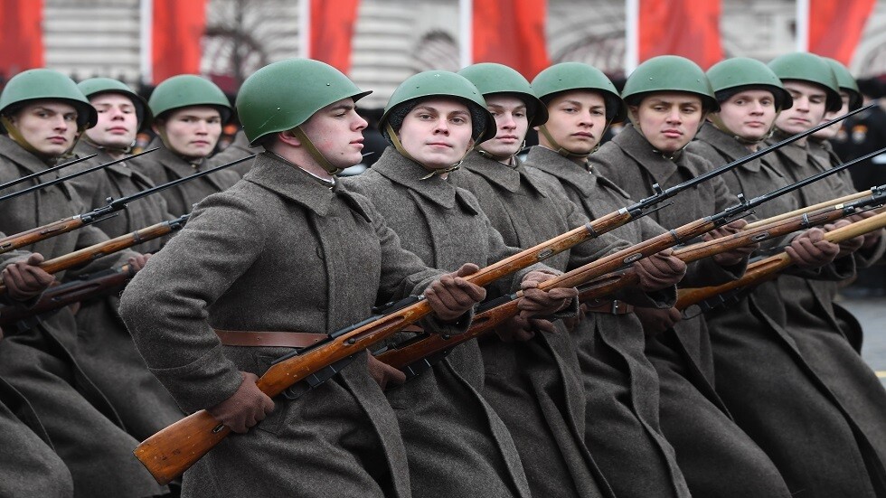 انطلاق التحضيرات للعرض العسكري في الساحة الحمراء يوم 9 مايو