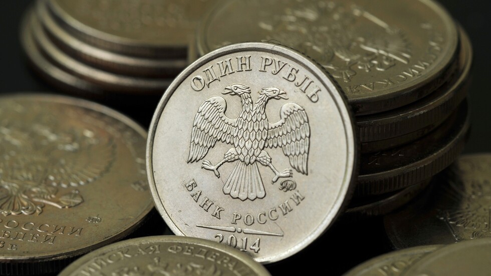 سياسي فرنسي: فكرة عزل روسيا غير واقعية