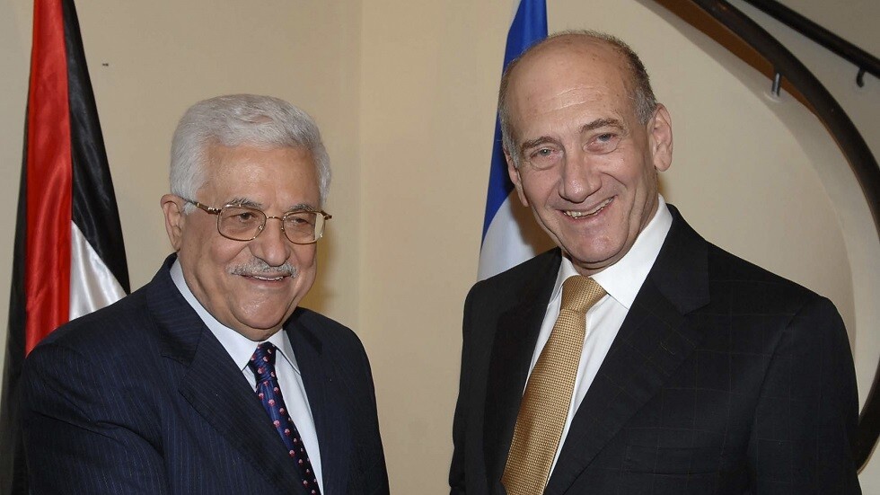 مؤتمر صحفي مشترك بين عباس وأولمرت لإعلان معارضتهما لـ"صفقة القرن"