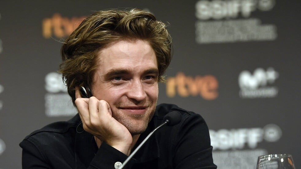 عارضة أزياء روسية: باتينسون ليس مثالا للجمال الذكوري