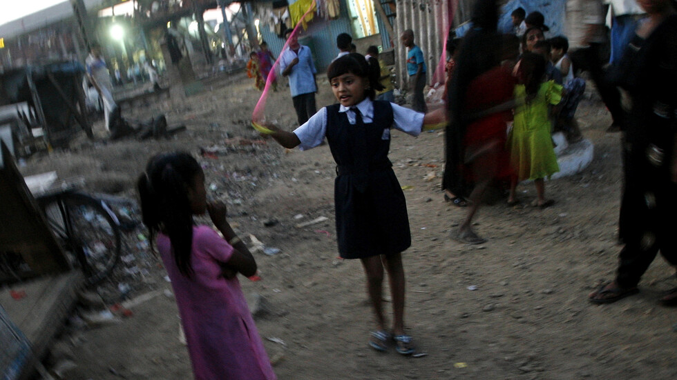 حالة نادرة.. "طفلة متحجرة" في الهند! (فيديو+ صور)