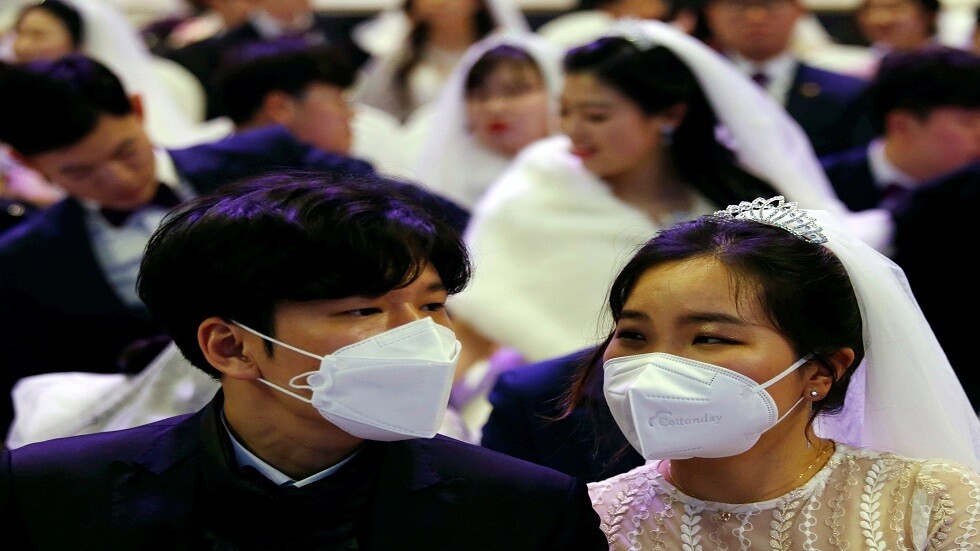 سيئول تشهد زفافا جماعيا  في "زمن كورونا" (صور)
