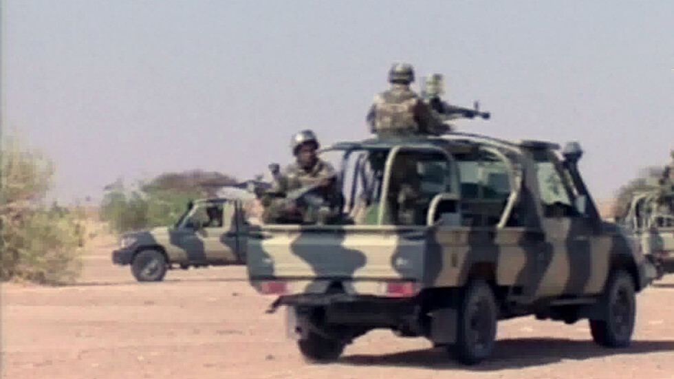 الجيش الجزائري يعلن إحباط هجوم على أحد تمركزاته ومقتل عسكري