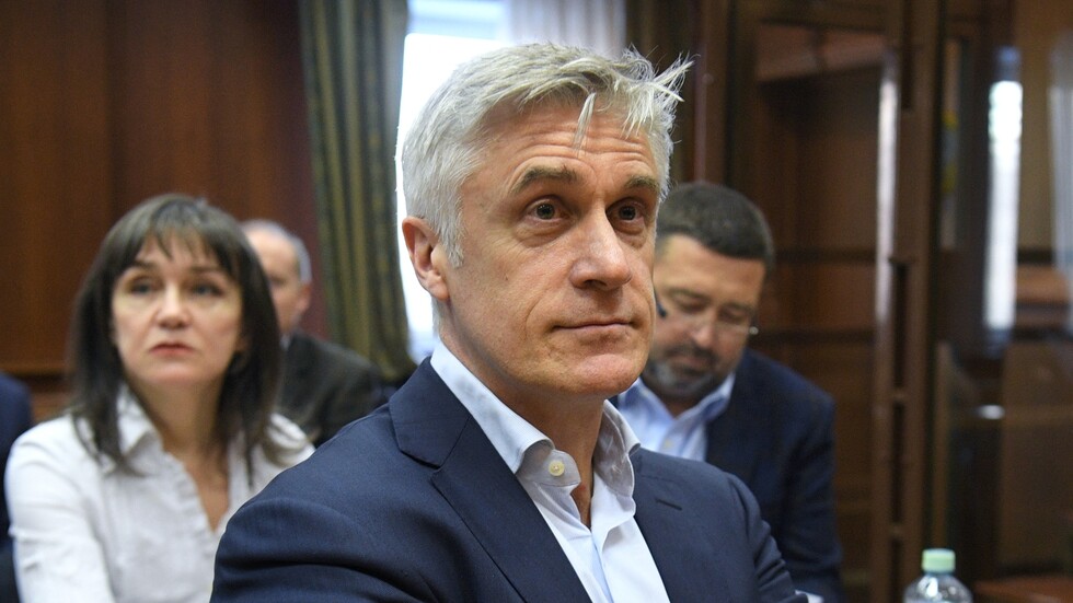 محكمة موسكو تمدد الإقامة الجبرية لأمريكي متهم بالاختلاس