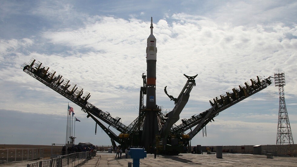 روسيا تطلق 18 صاروخا من 