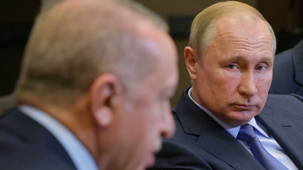 يدعون أردوغان إلى إعادة النظر في العلاقة مع موسكو