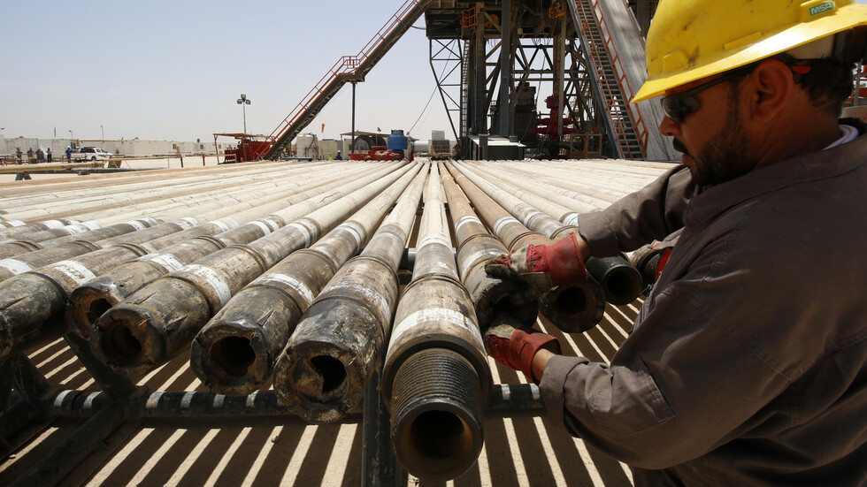 العراق يزود مصر بـ12 مليون برميل نفط سنويا