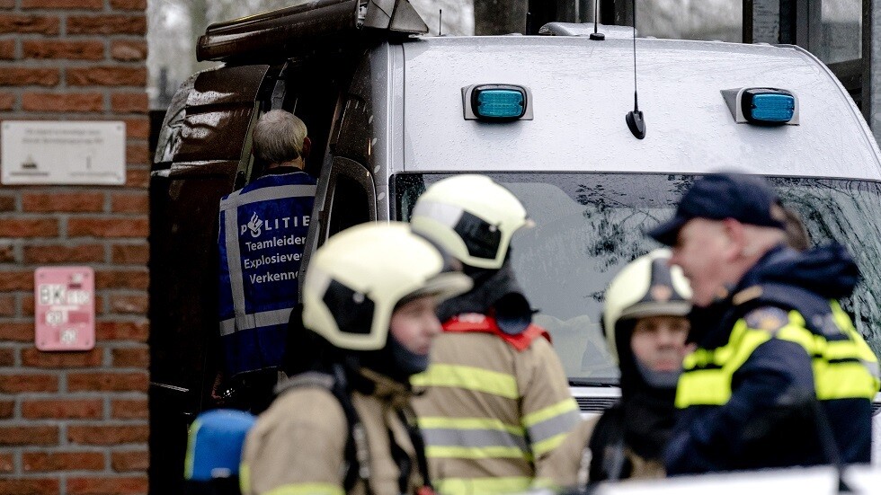 انفجار رسالة ملغومة داخل بنك في أمستردام