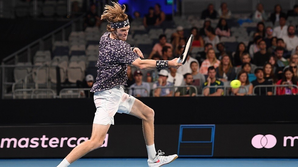 الروسي روبليوف يتأهل إلى ربع نهائي بطولة روتردام (فيديو)