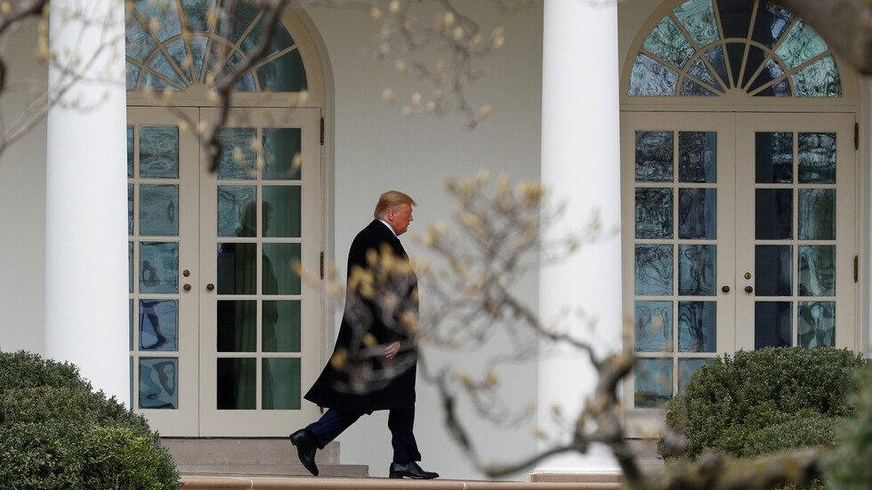 كتاب جديد يكشف موضع إعجاب غريبا لدى ترامب