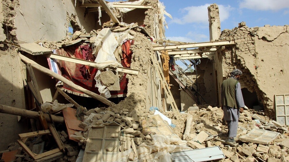 مقتل 8 مدنيين بغارة جوية في أفغانستان