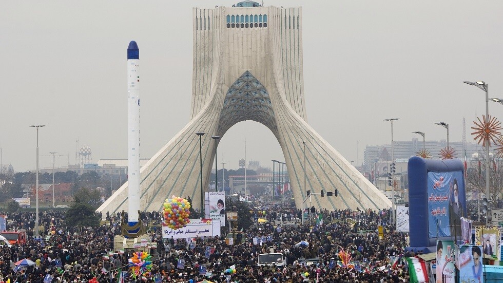 إيران.. "سام" الإيرانية محل "سامسونغ" و"إل جي" الكوريتين