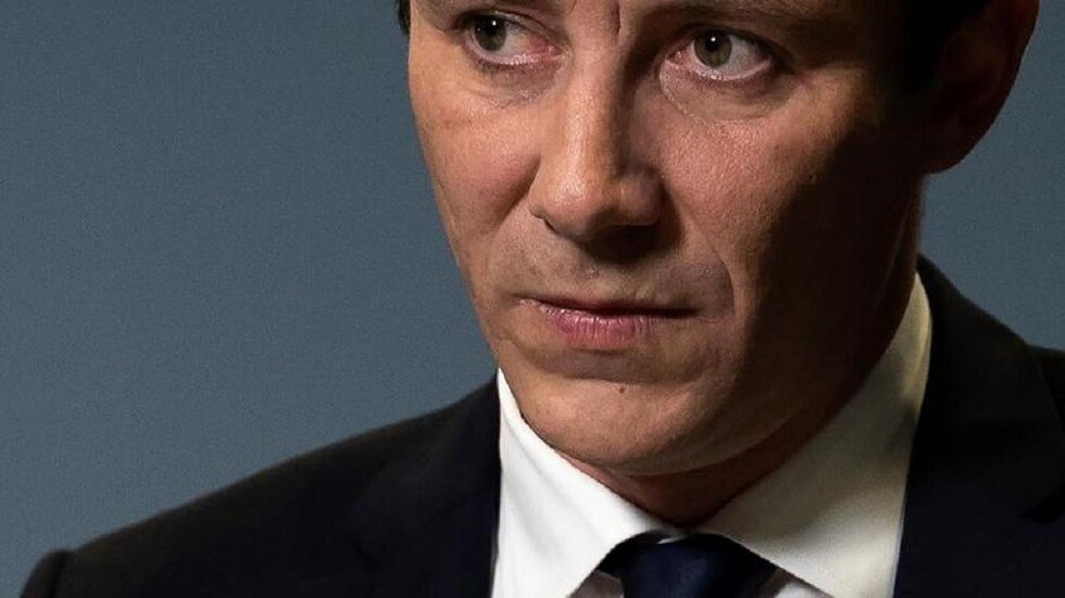 مرشح ماكرون لعمدة باريس يدافع عن شرفه في وجه فضيحة جنسية اضطرته للانسحاب