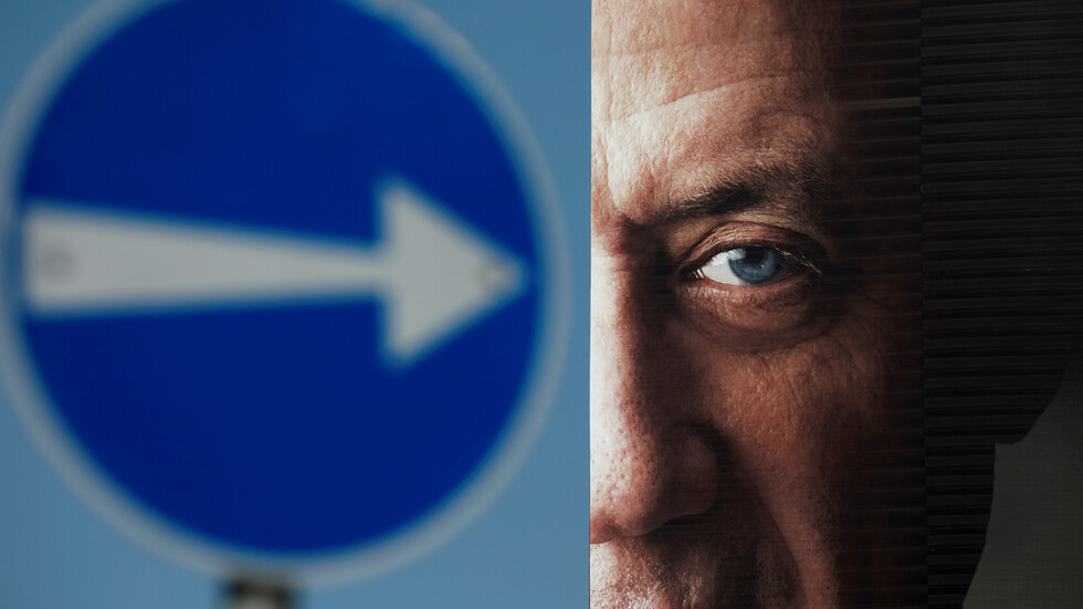 غانتس يتعهد بتشكيل حكومة دون نتنياهو والعرب ويؤيد ضم المستوطنات