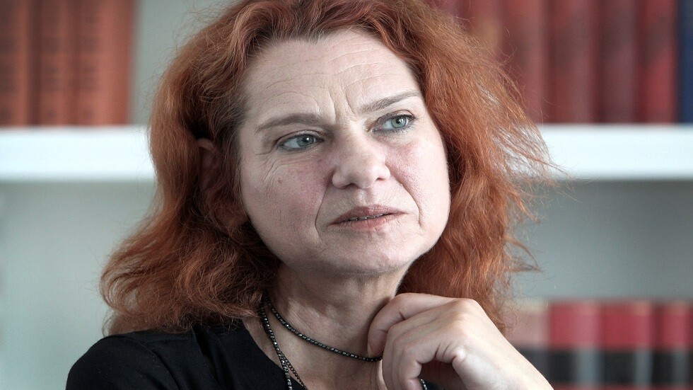 الروائية أردوغان لن تعود إلى تركيا خوفا من السجن