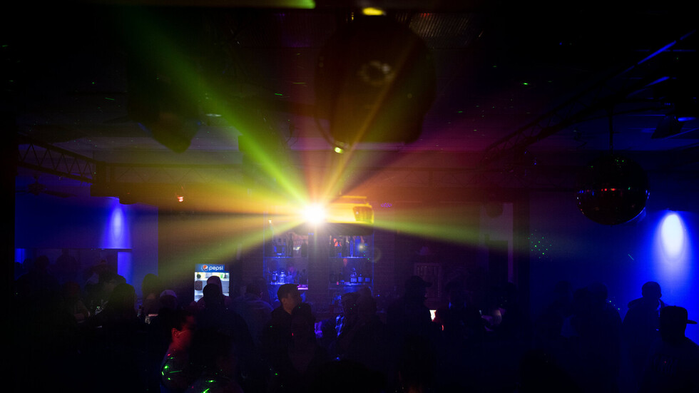 "حضرة إسلامية" في ملهى ليلي تثير جدلا في تونس (فيديو)