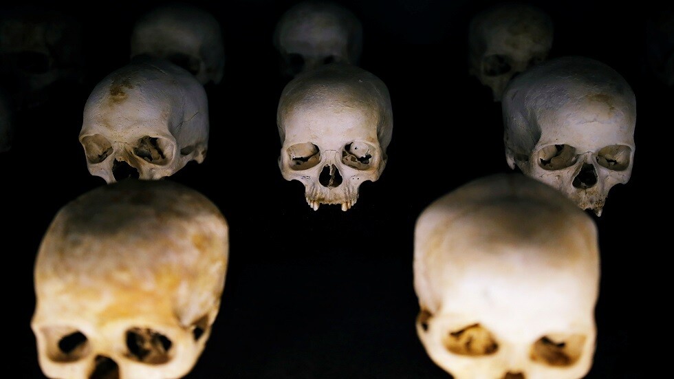 الإمارات.. تحذير من ممارسة لعبة "تحدي الجماجم" داخل المدارس