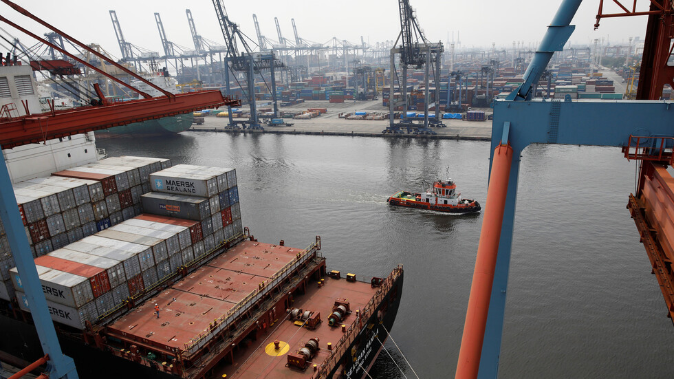 إندونيسيا تسجل عجزا تجاريا أكبر من المتوقع في يناير 2020