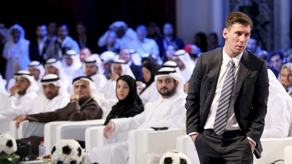 ميسي يزور دبي في خضم أزمات برشلونة