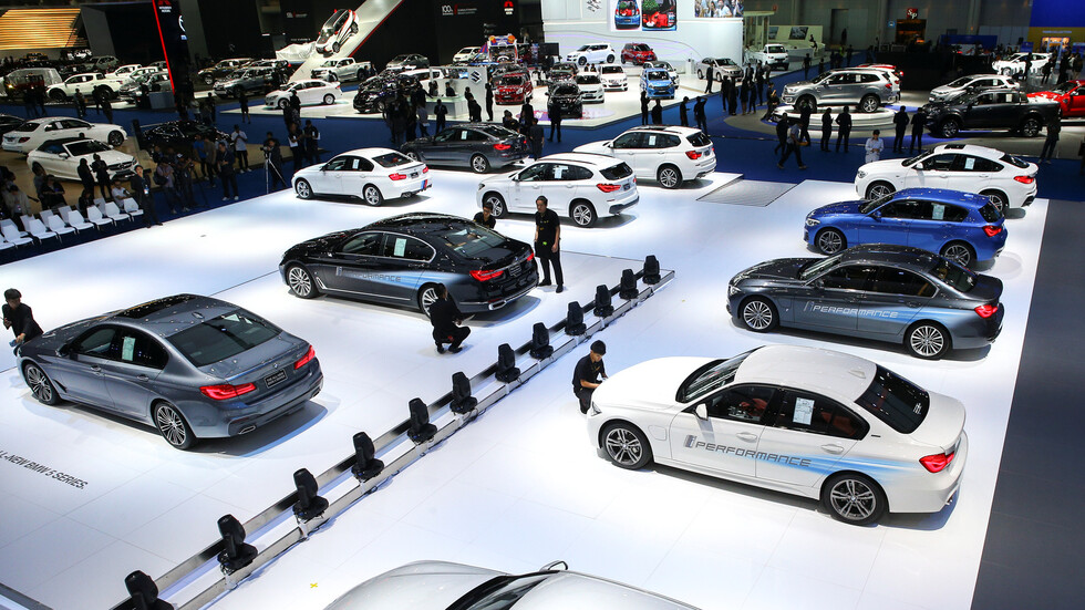 مصنع سيارات "جنرال موتورز" يسرح جميع عماله في تايلاند