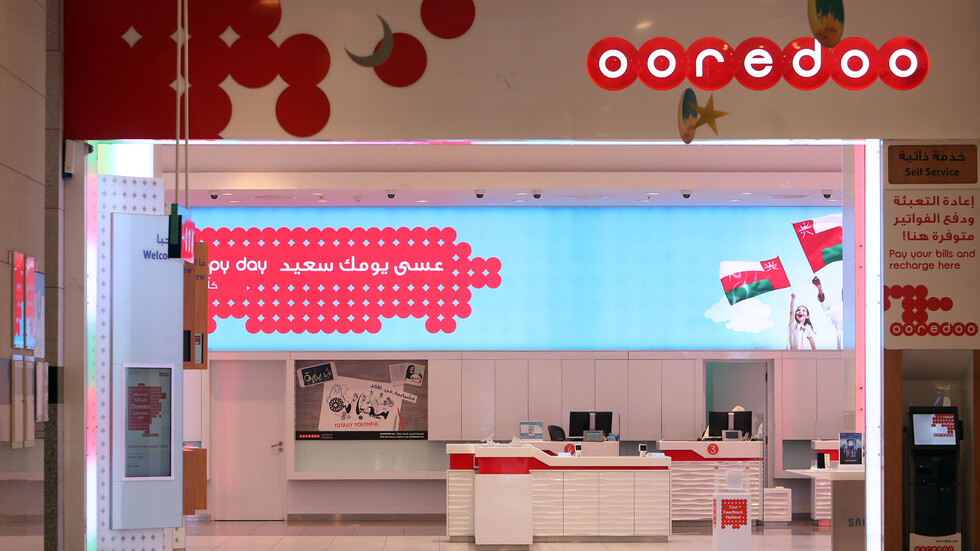 الرئيس الجزائري يأمر بفصل وترحيل مدير شركة "أوريدو"