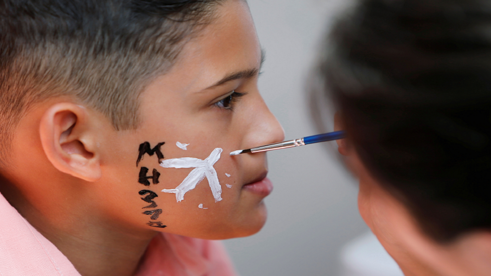 طيار سابق يزعم معرفة مكان الطائرة الماليزية المفقودة!