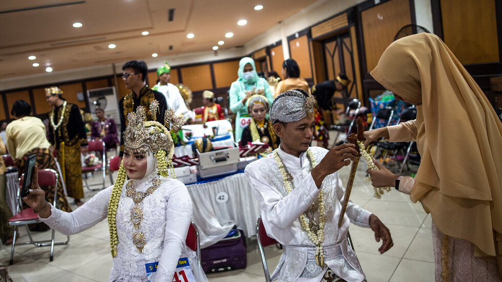 إندونيسيا.. فائدة كبرى من تزاوج الأثرياء وأصحاب الدخل المحدود!