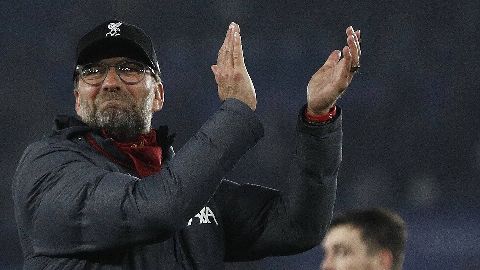 كلوب بكل تهذيب يرفض طلبا غريبا لطفل عمره 10 أعوام