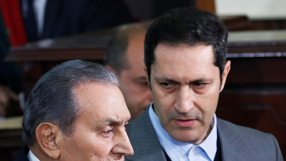 محكمة جنايات القاهرة تقضي ببراءة علاء وجمال مبارك في قضية التلاعب في البورصة