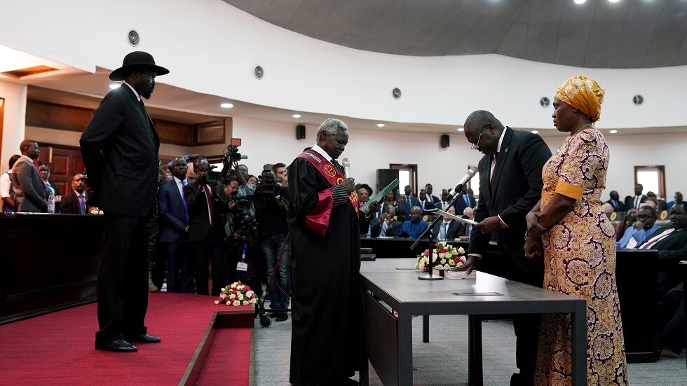 جنوب السودان.. رياك مشار يؤدي اليمين نائبا لسلفا كير