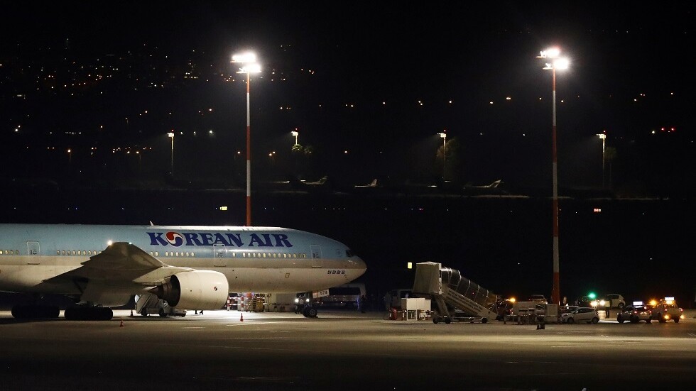 إسرائيل تمنع ركاب طائرة كورية من الدخول إلى مطارها وتعلن حالة الاستنفار